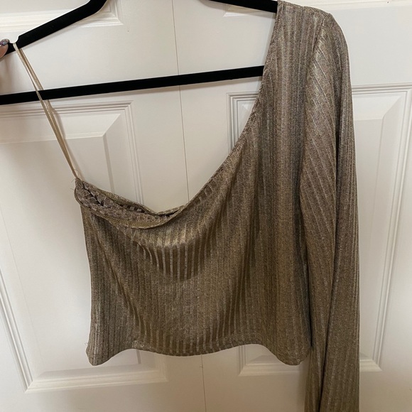 NWOT Dynamite off the shoulder top - Picture 3 of 4